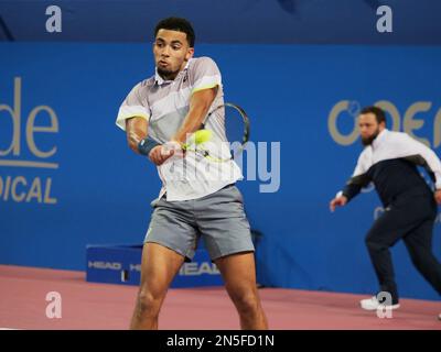 Arthur fils (FRA) en action contre Roberto Bautista-Agut (SPA) lors de l'Open Sud de France 2023, tournoi de tennis ATP 250 sur 8 février 2023 à l'Arena Sud de France à Perols près de Montpellier, France - photo: Patrick Cannaux/DPPI/LiveMedia Banque D'Images