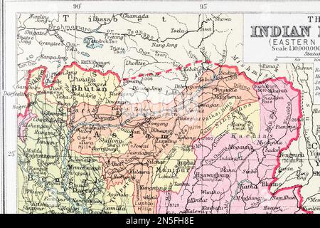 c1935 carte historique de l'atlas du Bhoutan et de Tawang, avec une frontière entre l'Inde et la Chine contestée, dont certaines parties ont été l'objet d'affrontements frontaliers entre les pays. Banque D'Images