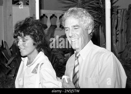 **FICHIER POTO** Burt Bacharach est décédé. Burt Bacharach et Carole Bayer Sager à Spago's en 1983 crédit: Ralph Dominguez/MediaPunch Banque D'Images