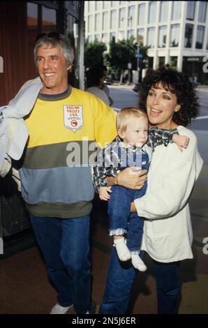 **FICHIER POTO** Burt Bacharach est décédé. BURT BACHARACH avec la femme Carole Bayer Sager et le fils Christopher Elton crédit: Ralph Dominguez/MediaPunch Banque D'Images