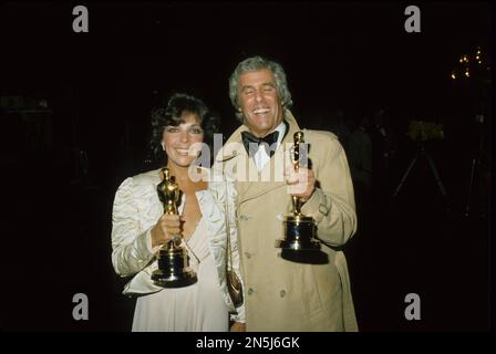 **FICHIER POTO** Burt Bacharach est décédé. BURT BACHARACH avec Carole Bayer Sager crédit: Ralph Dominguez/MediaPunch Banque D'Images