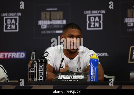 Londres, Royaume-Uni. 9th février 2023, Hilton London Syon Park, Londres, Angleterre; 2023 Anthony Joshua versus Jermaine Franklin Press Conference; Anthony Joshua pendant la conférence de presse Credit: Action plus Sports Images/Alay Live News Banque D'Images