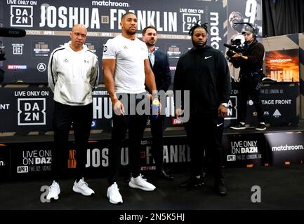 Derrick James, Anthony Joshua, promoteur Eddie Hearn et Jermaine Franklin lors d'une conférence de presse au Hilton London Syon Park. L'affrontement lourd entre Josué et Franklin aura lieu au O2 samedi 1 avril. Date de la photo: Jeudi 9 février 2023. Banque D'Images