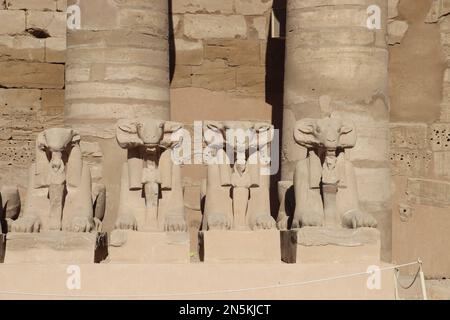 Des monuments étonnants au temple de Karnak à Louxor, en Égypte Banque D'Images