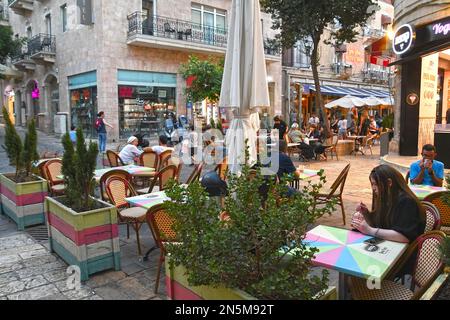 Ben Yehuda Street, Midrahov, Jérusalem, Jeune groupe Banque D'Images