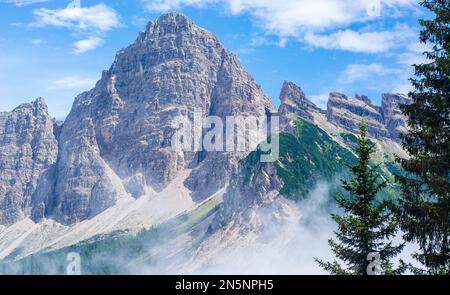 Les splendides Dolomites de Cortina d'Ampezzo dans la province de Belluno Banque D'Images