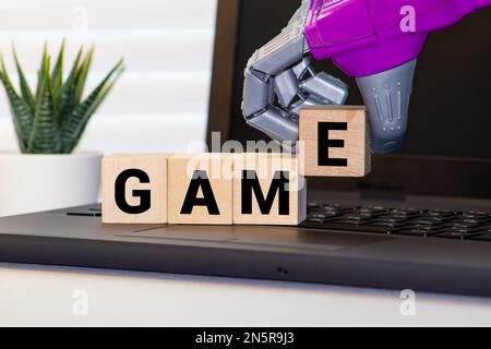 Bureau de travail avec clavier de bureau de travail et des éléments en bois avec les lettres recueillies dans les jeux de mots Banque D'Images