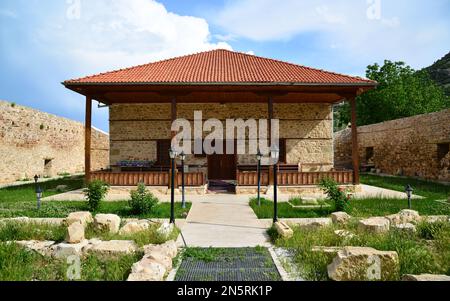 Située à Korkuteli, Turquie, la mosquée Alaaddin a été construite au 14th siècle. Banque D'Images