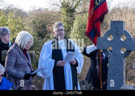 Un service commémoratif au cimetière de l'église de Rostherne pour le soldat SAS, le major Paul Wright RE, qui a été tué en action pendant la guerre de Dhofar sur 6 février 1973 Banque D'Images