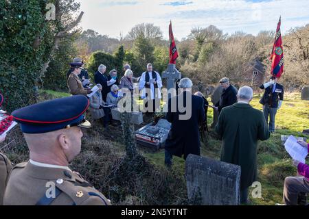 Un service commémoratif au cimetière de l'église de Rostherne pour le soldat SAS, le major Paul Wright RE, qui a été tué en action pendant la guerre de Dhofar sur 6 février 1973 Banque D'Images