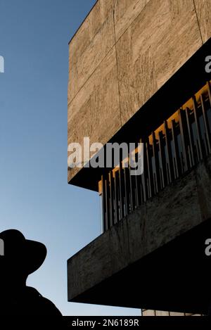 Un cliché abstrait de la bibliothèque Luis Angel Arango à Bogotá. Banque D'Images