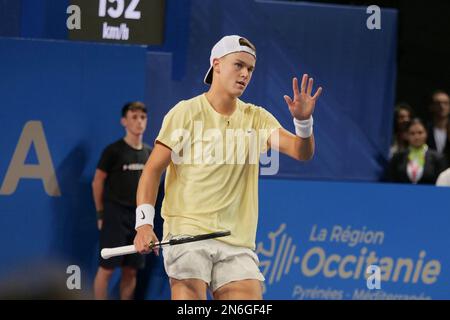 Montpellier, France - 09/02/2023, Holger Rune (DEN) en action contre Marc-Andrea Huesler (SUI) lors de l'Open Sud de France 2023, tournoi de tennis ATP 250 sur 9 février 2023 à l'Arena Sud de France à Pérols près de Montpellier, France - photo Patrick Cannaux / DPPI Banque D'Images