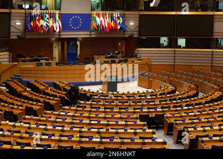 Belgique / Bruxelles 09/02/2023, Nicolas Landemard / le Pictorium - Illustration de l'hémicycle du Parlement européen - 09/02/2023 - Belgique / Bruxelles / Bruxelles - l'hémicycle vide du Parlement européen en préparation de la visite du Président ukrainien Volodymyr Zelensky. Banque D'Images