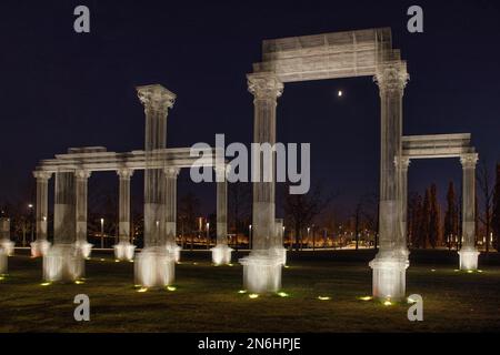 Installation d'Abstracta dans la soirée, Parc Galitskogo, Krasnodar, Russie Banque D'Images