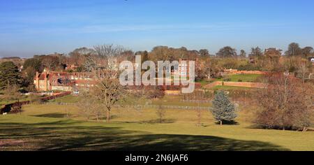 Un paysage rural anglais dans les collines Chiltern dans le sud de l'Oxfordshire avec le village d'Ewelme Banque D'Images