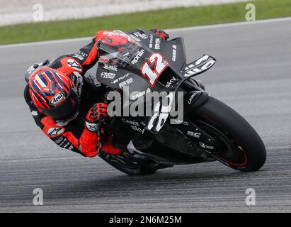 Kuala Lumpur, Malaisie. 10th févr. 2023. Le pilote espagnol Maverick Vinales d'Aprillia Racing en action lors du Sepang MotoGP Official Test au circuit international de Sepang à Sepang. (Photo de Wong Fok Loy/SOPA Images/Sipa USA) Credit: SIPA USA/Alay Live News Banque D'Images