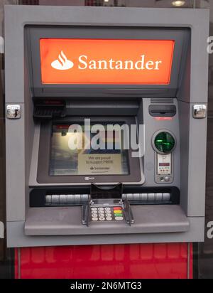 Distributeur automatique de billets, distributeur automatique de billets, mur d'ions de trous, distributeur de billets Banque D'Images