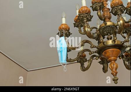 masque sur lustre Banque D'Images