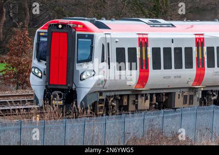 Transport pour le pays de Galles British Rail classe 197 idiesel train de voyageurs à unités multiples construit par CAF sur la ligne principale de la côte ouest à Winwick. Banque D'Images
