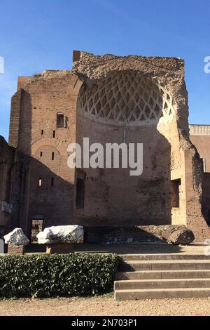 Blick auf Zelle von Tempel von venus und Roma, ROM, Latium, Italien, Europa Banque D'Images