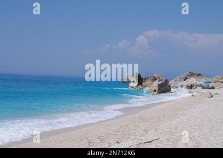 Plage de Megali Petra, Kalamitsi, Lefkada, Grèce Banque D'Images