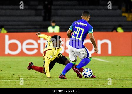 Jorge Cabezas Hurtado en Colombie et Predrinho au Brésil pendant le match du tournoi de Colombie U-20 en Amérique du Sud de CONEBOL entre la Colombie et le Brésil, à Bogota, en Colombie, sur 8 février 2023. Photo de: CHEPA Beltran/long Visual Press Banque D'Images