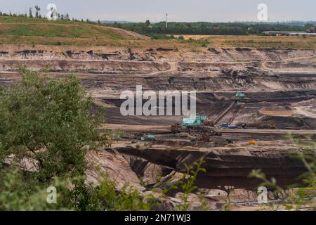 Vue sur la mine de lignite à ciel ouvert Profen près de la ville de Zeitz, Burgenlandkreis, Saxe-Anhalt, Allemagne Banque D'Images
