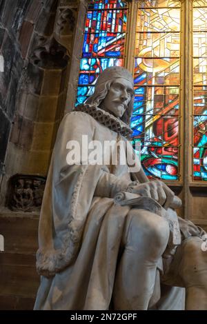 Statue de Humphrey Chetham à Manchester, Royaume-Uni Banque D'Images