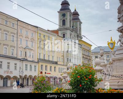 Linz, Autriche - 6 août 2022: Hauptplatz ou place principale au centre de Linz, Autriche. Linz est la troisième plus grande ville d'Autriche. Banque D'Images