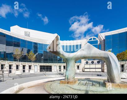 Bratislava (Pressburg), nouveau bâtiment du Théâtre national slovaque en Slovaquie Banque D'Images