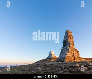 Montagnes des Vosges (Vogesen), montagne Grand ballon (Großer Belchen), Memorial Diables Bleus Grand ballon, station radar de contrôle de la circulation aérienne en Alsace (Elssass), Haut-Rhin (Oberelsss), France Banque D'Images