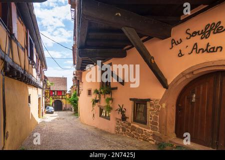 Gueberschwihr (Geberschweier, Gawerschwihr), Vieille ville d'Alsace (Elssass), Haut-Rhin (Oberelssass), France Banque D'Images