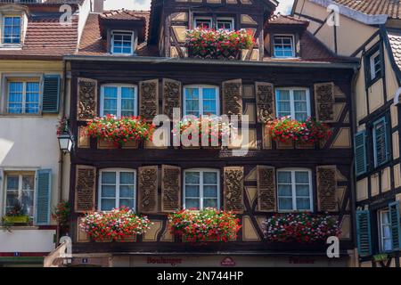 Colmar (Colmer, Kolmar), maison à colombages de la boulangerie Pâtisserie Claude Kraetz dans la vieille ville d'Alsace (Elssass), Haut-Rhin (Oberelsss), France Banque D'Images