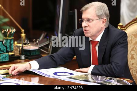 Moscou, Russie. 09th févr. 2023. Le ministre russe des Transports, Vitaly Savelyev, répond à une question lors d'une rencontre en face à face avec le président russe Vladimir Poutine au Kremlin, à 9 février 2023, à Moscou, en Russie. Credit: Mikhail Metzel/Kremlin Pool/Alamy Live News Banque D'Images