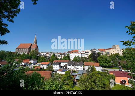 Allemagne, Bavière, haute-Bavière, Comté d'Altötting, Neuötting, Vue sur la ville avec St. Église paroissiale de Nicholas Banque D'Images