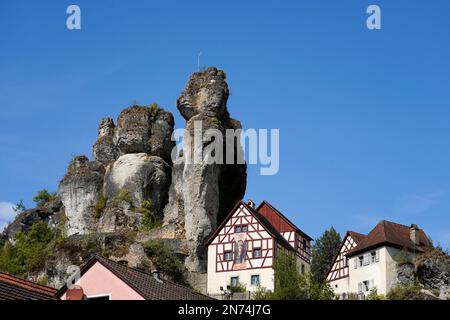 Allemagne, Bavière, haute-Franconie, Comté de Bayreuth, Suisse franconienne, Pottenstein, Felsendorf Tüchersfeld Banque D'Images