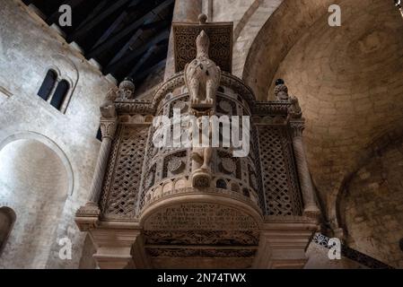 Cathédrale romane emblématique St Mary de l'Assomption à Bitonto, dans le sud de l'Italie Banque D'Images