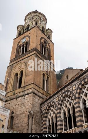 Portail de la cathédrale médiévale Saint Andrew à Amalfi, Italie Banque D'Images
