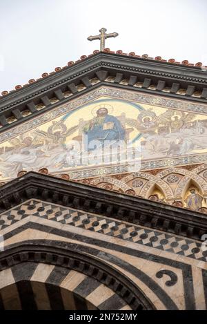 Portail de la cathédrale médiévale Saint Andrew à Amalfi, Italie Banque D'Images