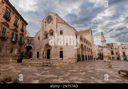 Cathédrale romane emblématique St Mary de l'Assomption à Bitonto, dans le sud de l'Italie Banque D'Images