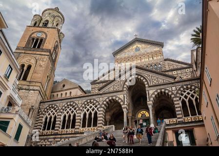 Portail de la cathédrale médiévale Saint Andrew à Amalfi, Italie Banque D'Images