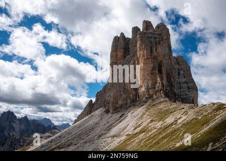 Paysage alpin sauvage pittoresque autour des 3 montagnes de Zinnen, les dolomites dans le sud du Tyrol Banque D'Images