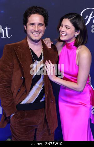 Diego Boneta y Mónica Bárbaro, pendant le tapis bleu du film 'à minuit' au centre culturel Roberto Cantoral sur 09 février 2023 à Mexico, Mexique. Banque D'Images