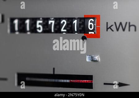 Compteur d'électricité au sous-sol, lecture de compteur, flou, détail, image d'icône, coût énergétique, consommation d'électricité, Banque D'Images
