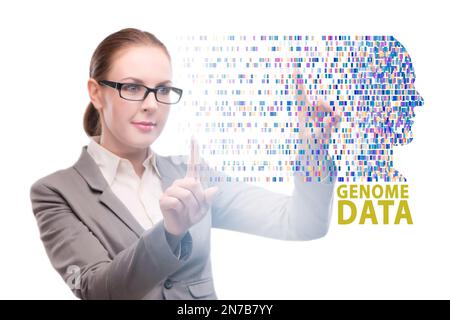 Femme d'affaires dans le concept de données génomiques Banque D'Images