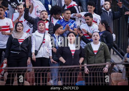 LE CAIRE, ÉGYPTE - 10 février 2023 - groupe de femmes, fans de Zamalek SC pendant le match de groupe de la Ligue des champions de la CAF entre Zamalek SC et CR Belouizdad au Stade international du Caire, le Caire, Égypte. (Photo M.Bayyoumy/SSSI) crédit: Sebo47/Alamy Live News Banque D'Images