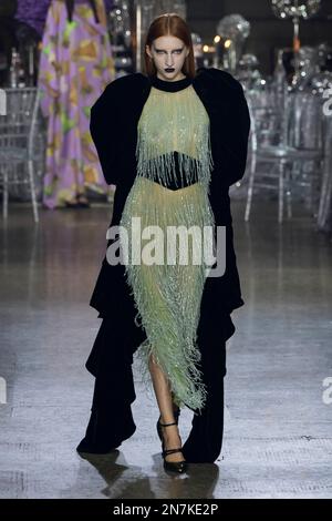 New York, États-Unis. 10th févr. 2023. Un mannequin marche sur la piste au Rodarte Fashion Show pendant l'automne hiver 2023 Collections Fashion Show à New York Fashion week à New York sur 10 février 2023. (Photo de Jonas Gustavsson/Sipa USA) crédit: SIPA USA/Alay Live News Banque D'Images