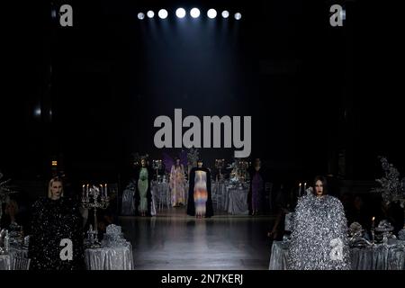 New York, États-Unis. 10th févr. 2023. Un mannequin marche sur la piste au Rodarte Fashion Show pendant l'automne hiver 2023 Collections Fashion Show à New York Fashion week à New York sur 10 février 2023. (Photo de Jonas Gustavsson/Sipa USA) crédit: SIPA USA/Alay Live News Banque D'Images
