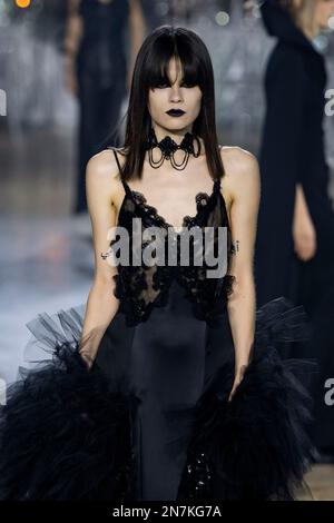 New York, États-Unis. 10th févr. 2023. Un mannequin marche sur la piste au Rodarte Fashion Show pendant l'automne hiver 2023 Collections Fashion Show à New York Fashion week à New York sur 10 février 2023. (Photo de Jonas Gustavsson/Sipa USA) crédit: SIPA USA/Alay Live News Banque D'Images