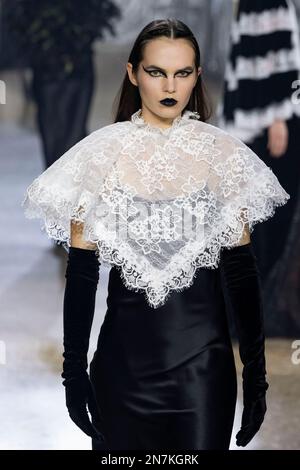New York, États-Unis. 10th févr. 2023. Un mannequin marche sur la piste au Rodarte Fashion Show pendant l'automne hiver 2023 Collections Fashion Show à New York Fashion week à New York sur 10 février 2023. (Photo de Jonas Gustavsson/Sipa USA) crédit: SIPA USA/Alay Live News Banque D'Images